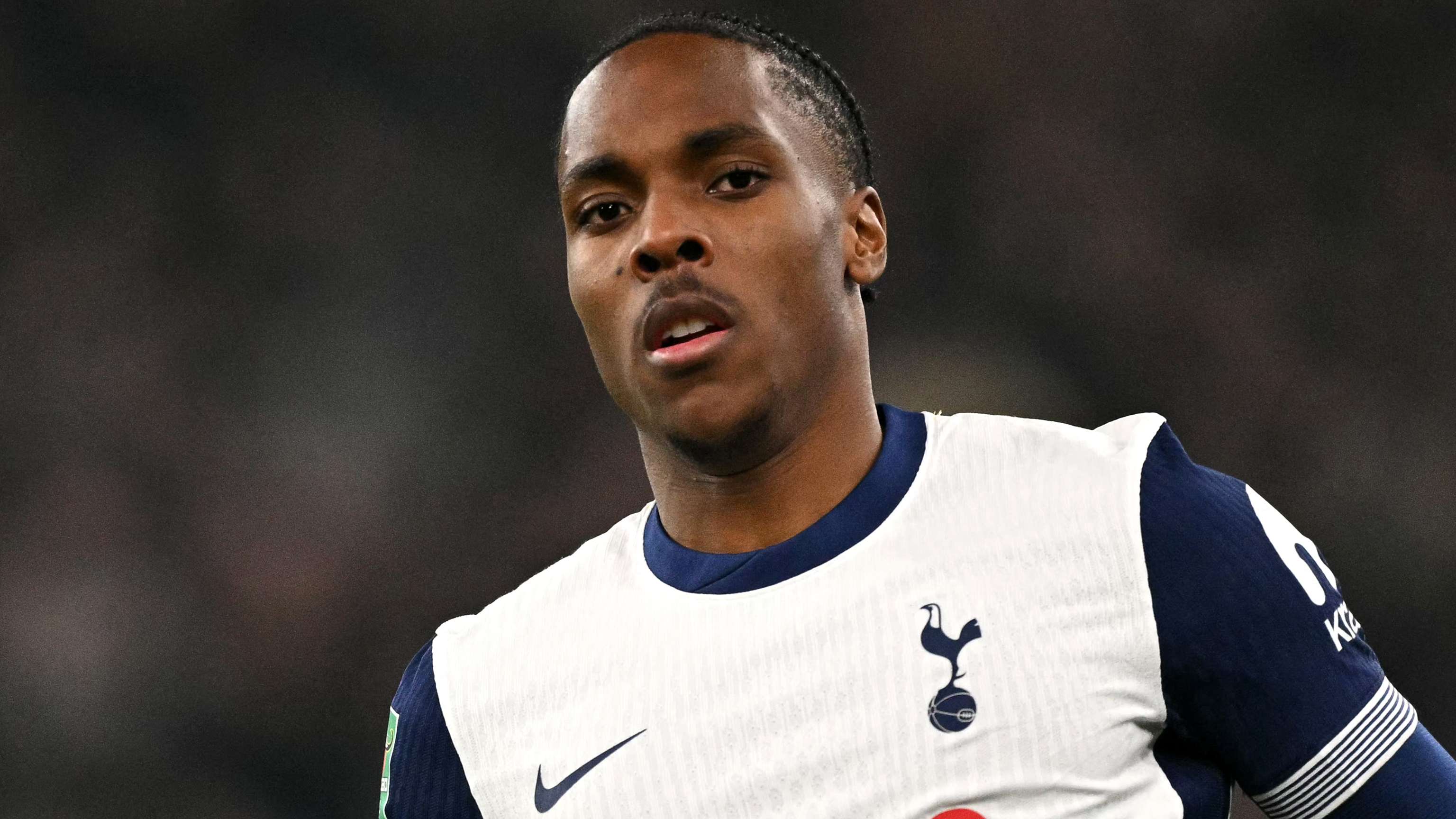 在右后卫位 在右后卫位